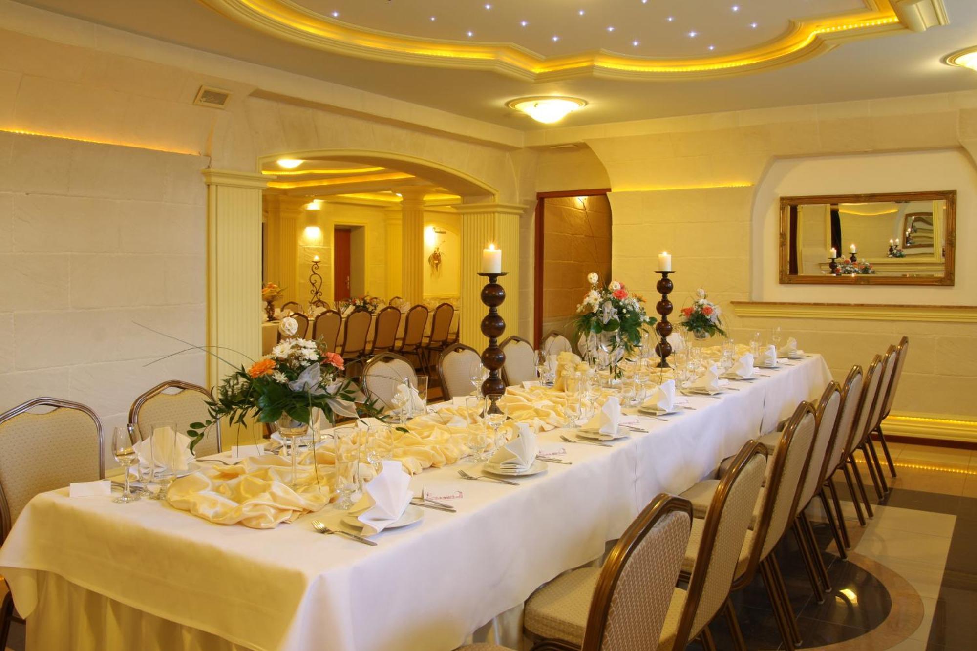 Będzin Cumulus Hotel מראה חיצוני תמונה