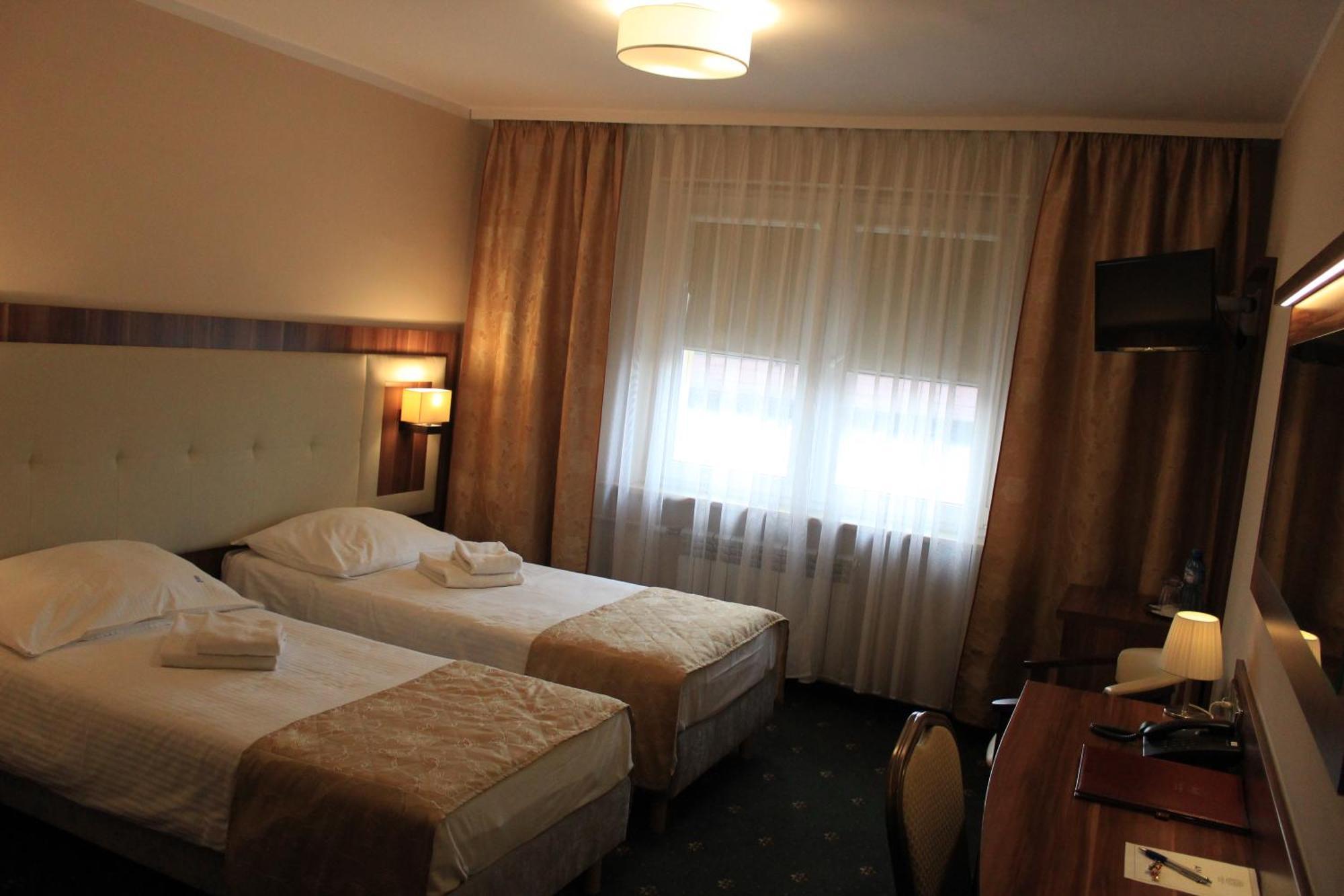 Będzin Cumulus Hotel מראה חיצוני תמונה